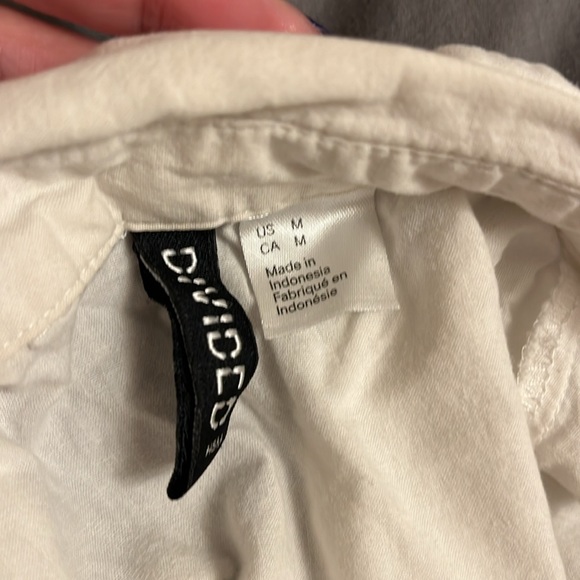H&M White long sleeves in Medium. Pre-loved :) - Picture 2 of 4